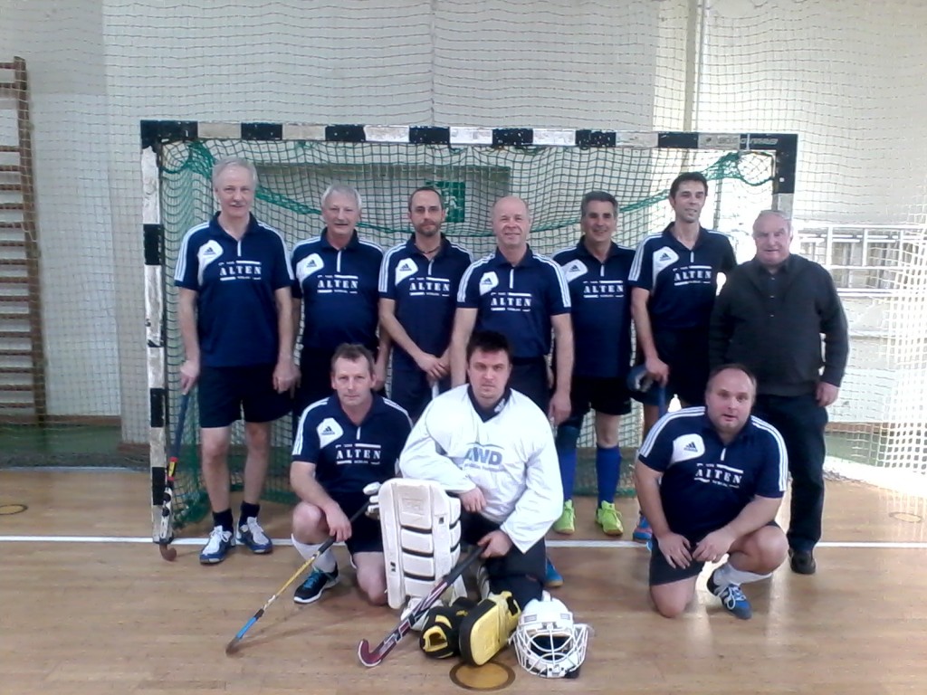 h.v.l.nr.: L.Lahl, J. Müller, Th. Belaja, R. Schwürz, P. Seifert, Th. Wagner, H.-U. Schreiber davor v.l.r.: O. Wendler, F. Szymanski, I. Ritter
